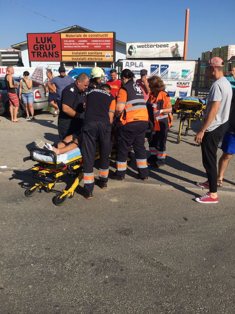 Imaginea articolului FOTO Două persoane, grav rănite, în urma unui accident în Ilfov. Traficul se desfăşoară cu dificultate