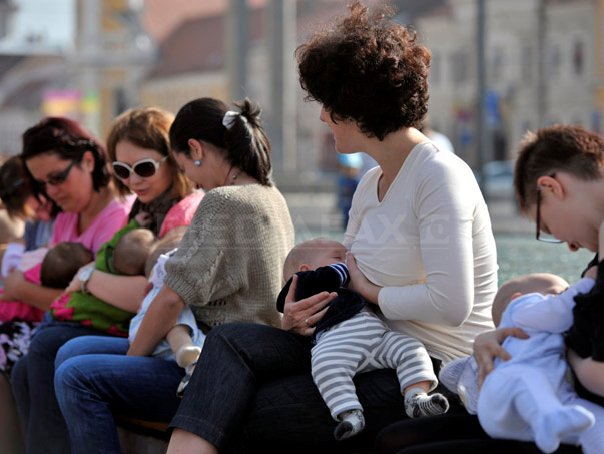Imaginea articolului UNICEF: Doar 16% dintre nou-născuţii din România sunt alăptaţi în primele şase luni de viaţă