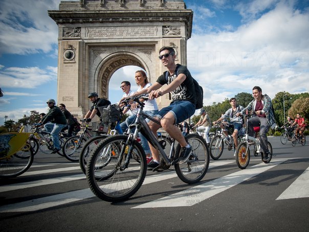 Imaginea articolului „Biciclişti în Bucureşti” | Acuzaţii la adresa Primăriei Capitalei în cazul voucherelor pentru biciclete. Primăria nu are o explicaţie