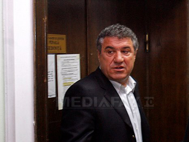 Imaginea articolului Victor Becali, la ieşirea din Penitenciarul Jilava: Eu am ispăşit pedeapsa. Şefi de servicii zic că se ştiau pedepsele din cazul Transferurilor