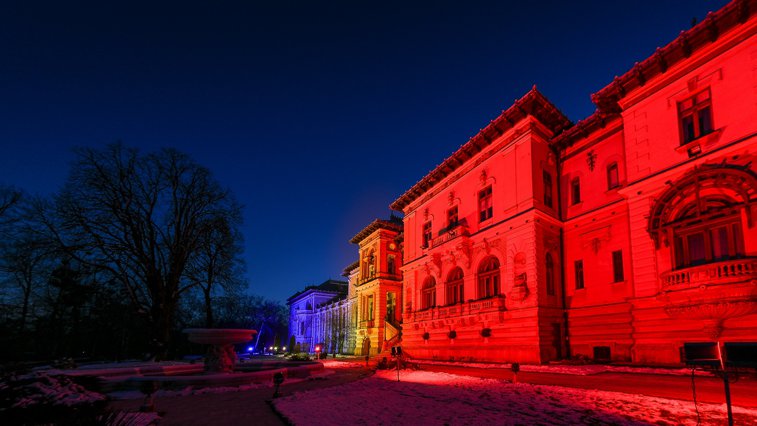 Imaginea articolului Palatul Cotroceni, luminat în culorile tricolorului de Ziua Unirii Principatelor Române
