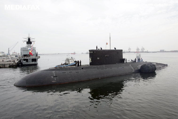 Imaginea articolului "Yellow submarine" sau unde duce febra shopping-ului pentru Marina militară