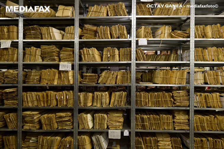 Imaginea articolului DOCUMENTELE privind arhiva SIPA deţinute de CSAT, predate comisiei de anchetă/ Preşedintele Comisiei: Noi am solicitat documentele ce vizează SIPA