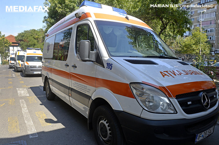 Imaginea articolului O minora din Iaşi a născut în ambulanţa solicitată să o preia 
