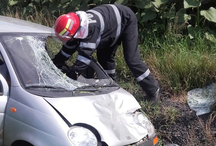 Imaginea articolului Un bătrân de 84 de ani din Constanţa a pierdut controlul volanului şi a accidentat mortal un adolescent care stătea lângă o maşină parcată | FOTO
