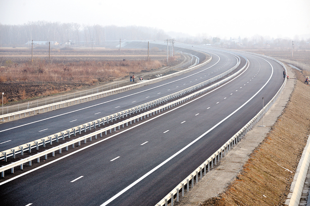 Imaginea articolului Experţii calculează o taxă de acces de 6,3 până la 12,6 euro/100 km pentru autostrada Comarnic-Braşov