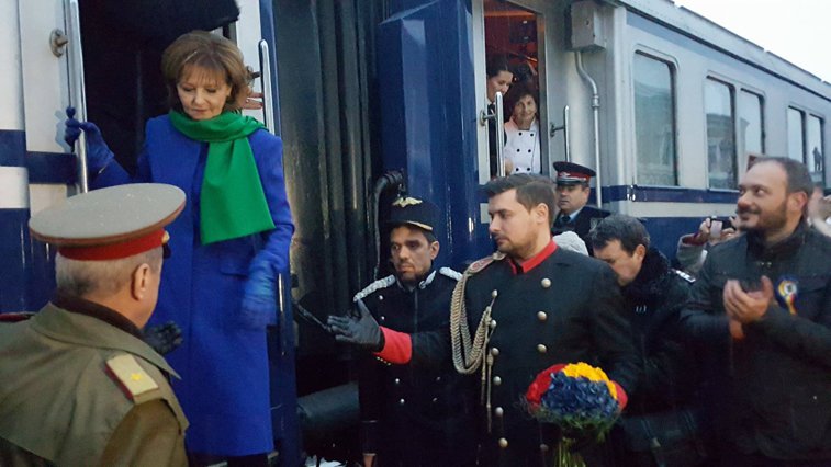 Imaginea articolului Familia Regală a ajuns la Alba Iulia cu TRENUL Regal