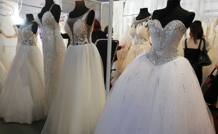 Imaginea articolului Peste 100 de foste mirese şi-au „măritat rochia” la Timişoara, în cadrul unui târg de nunţi | FOTO