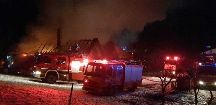 Imaginea articolului Incendiu la o fabrică de prelucrare a lemnului din Braşov: A ars acoperişul unei hale