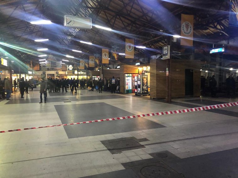 Imaginea articolului Alertă de gaz sarin la Aeroportul Otopeni şi Gara de Nord. Bărbatul care a sunat la 112 a revenit cu un apel şi a oferit o explicaţie BIZARĂ