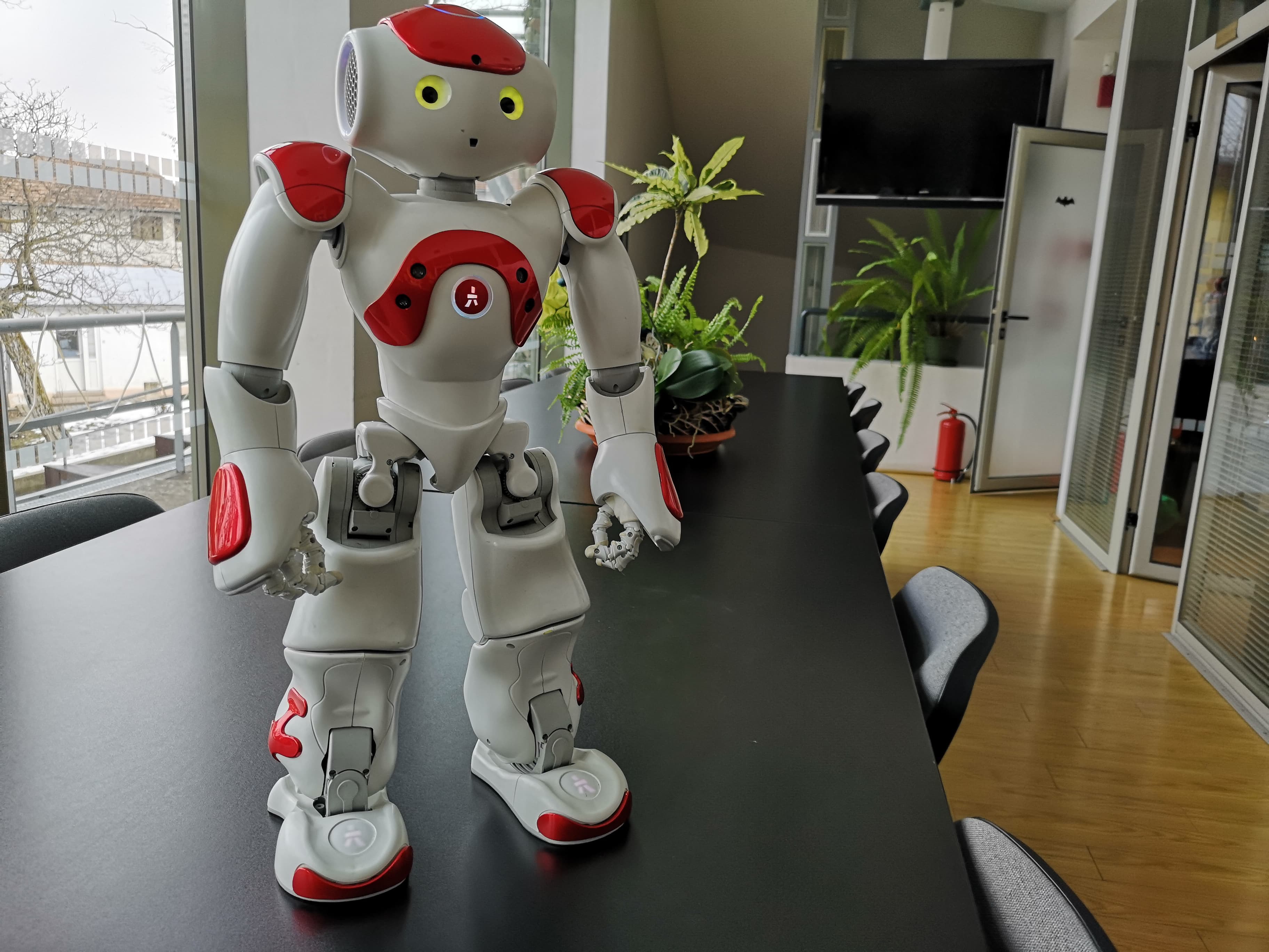 ABB prezintă conceptul de robot mobil de laborator pentru Spitalul Viitorului