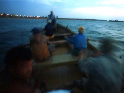 Imaginea articolului Trei persoane care au ieşit la pescuit cu barca pe mare în zona 2 Mai, dispărute