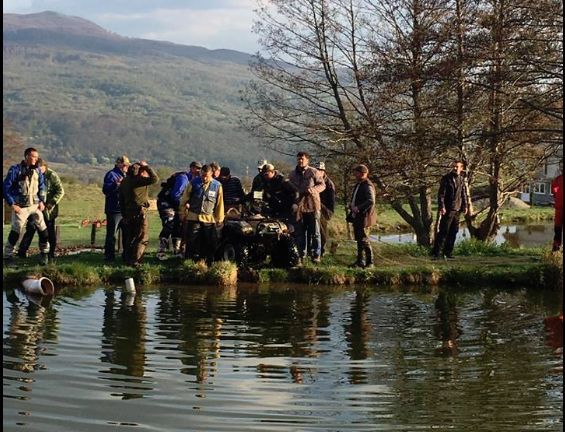 Imaginea articolului Accident cumplit cu ATV-ul. Bărbat găsit mort într-un lac, după 10 ore de căutări disperate. Zeci de oameni au participat la operaţiune | FOTO