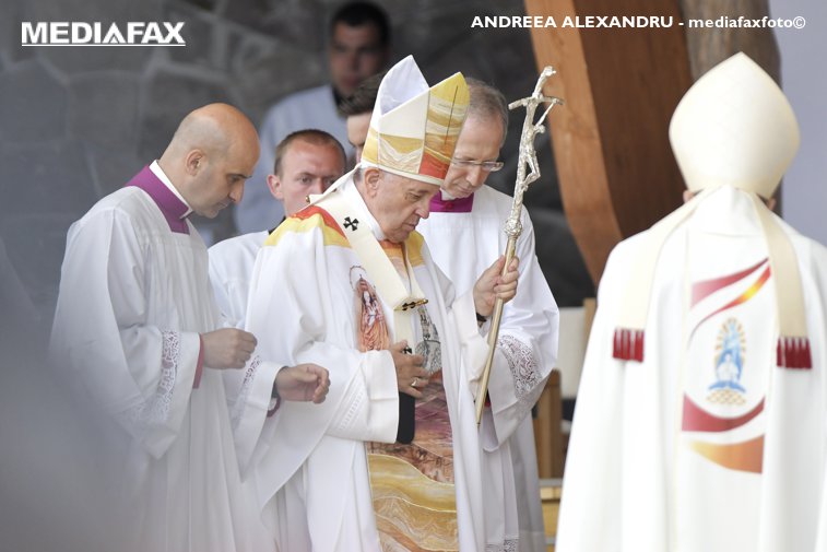 Imaginea articolului Papa Francisc în România. Cine sunt cei şapte episcopi martiri beatificaţi de Sanctitatea sa la Blaj