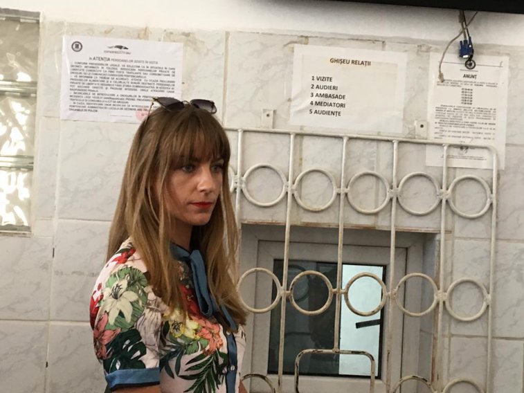 Imaginea articolului Viitoarea soţie a lui Radu Mazăre, declaraţii la Penitenciarul Rahova: Vor fi suc şi fursecuri la nuntă. Pentru dragoste, orice obstacol e trecut | FOTO, VIDEO