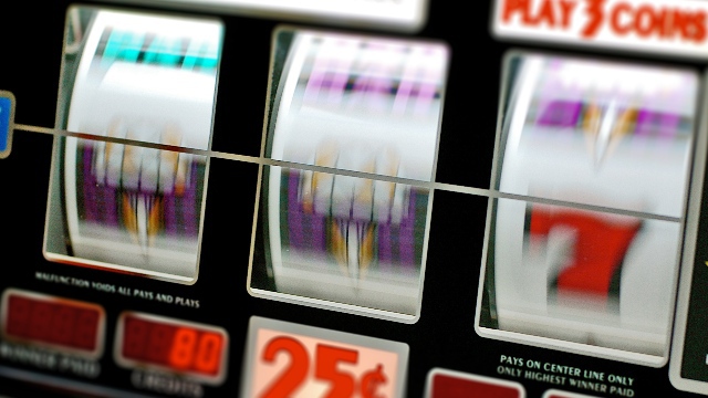 Imaginea articolului Controale ale poliţiştilor la peste 5.000 de săli de jocuri de noroc: 69% nu au asigurată pază umană