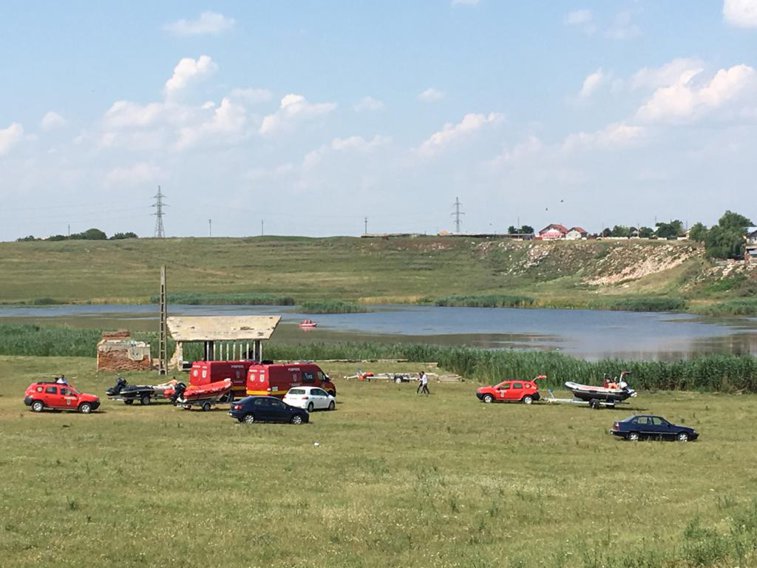 Imaginea articolului Noi date din ancheta cazului Caracal: Căutările au loc pe cinci hectare/ 14 scafandri intervin pe lacul din apropierea casei lui Gheorghe Dincă