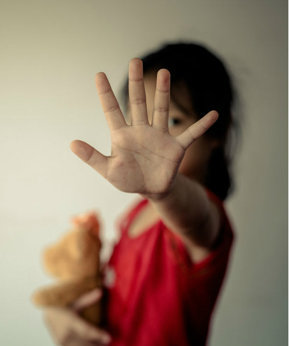 Imaginea articolului CSID Jurnalul unei minore violate: de ce femeile trebuie să se facă auzite şi cum putem ajuta victimele