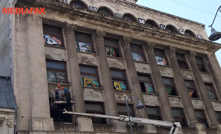 Imaginea articolului Blocul Rosenthal, una dintre clădirile reprezentative ale Bucureştiului, a intrat în reparaţii capitale - VIDEO