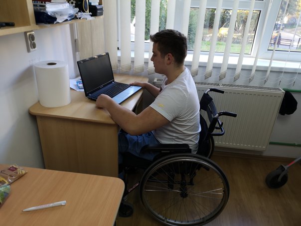 Take-up perturbation Me Lecţie de viaţă de la doi studenţi în scaun cu rotile, de la Universitatea  Tehnică din Cluj-Napoca: „Dacă ai voinţă, poţi” - FOTO