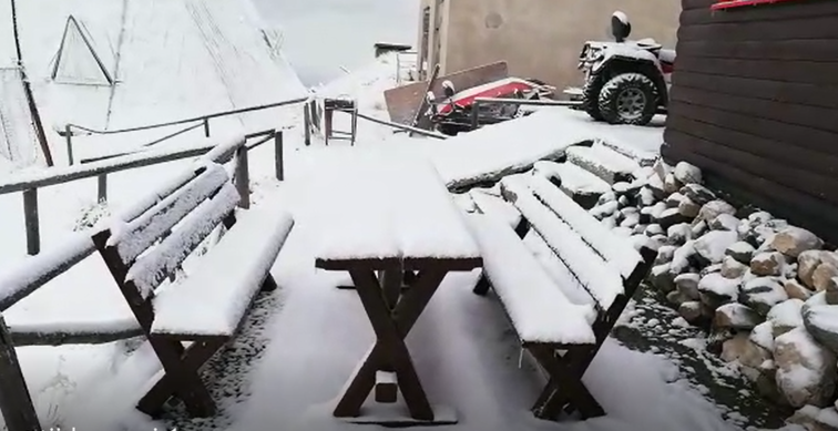 Imaginea articolului Peisaje de iarnă în Bucegi. Salvamontul a închis traseele turistice. Imagini inedite de la munte