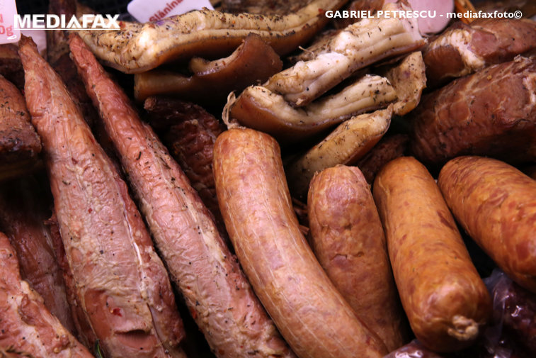 Imaginea articolului Peste o tonă de carne infestată cu pestă porcină, vândută în hala din piaţa din Târgu-Jiu