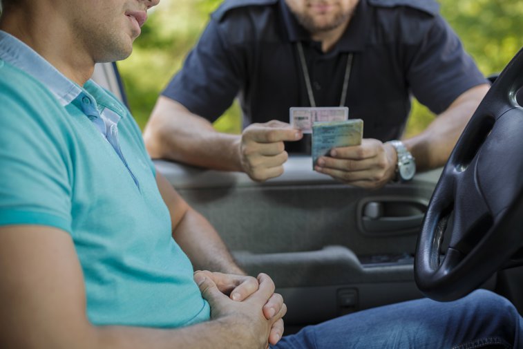 Imaginea articolului Doi şoferi drogaţi cu cocaină, cannabis şi metamfetamină, prinşi de poliţişti la Constanţa