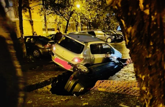 Imaginea articolului Şeful Termoenergetica, reacţie după ce două maşini au căzut într-o groapă, în Capitală