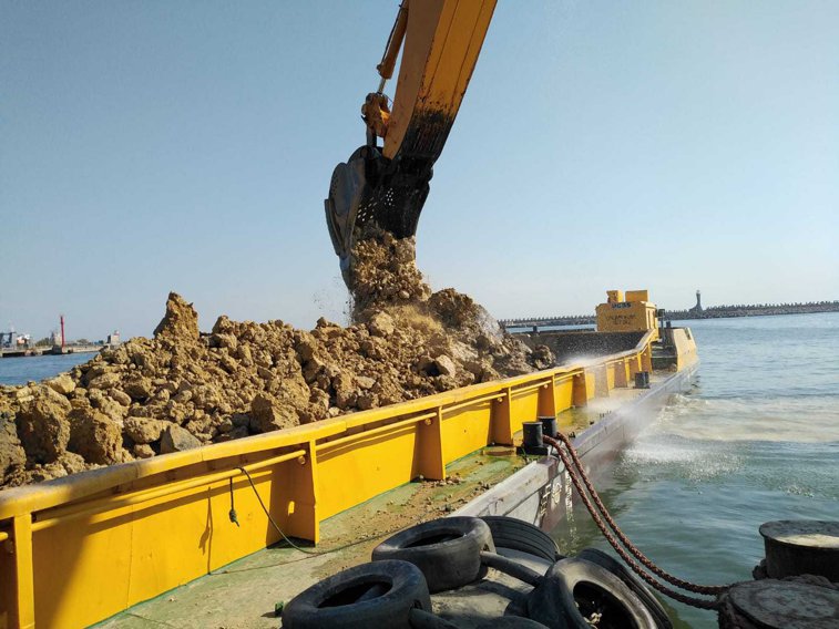 Imaginea articolului O navă hidrograf în valoare de 1 milion de euro va monitoriza lucrările de dragaj din Portul Constanţa