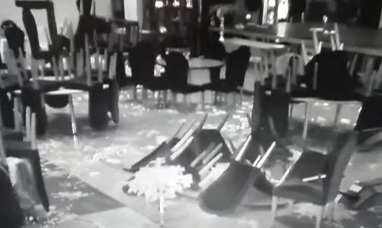 Imaginea articolului „Plină de mizerie, vandalizată practic”. Un deputat USR prezintă imagini dintr-o sală a Bibliotecii Naţionale, unde s-a organizat Revelionul | VIDEO