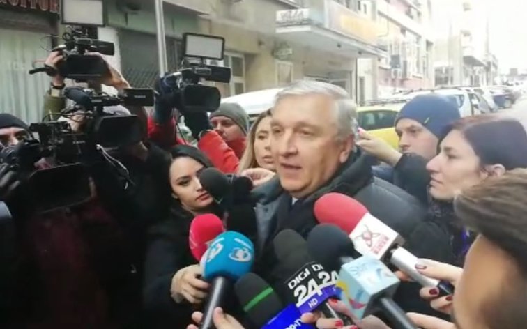 Imaginea articolului Medicul Mircea Beuran, după mai mult de 3 ore de audieri la Poliţia Capitelei: Se fac analize, tot felul de anchete. VIDEO