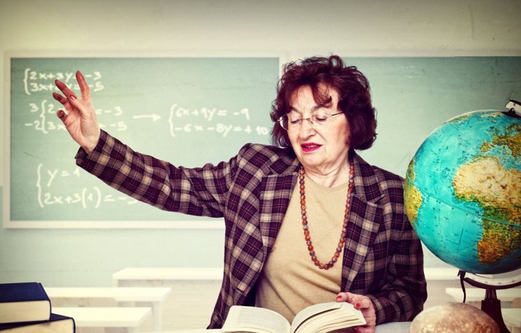 Imaginea articolului Angajatele din învăţământ să pot pensiona de acum încolo, opţional, la 65 de ani