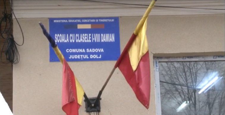 Imaginea articolului O şcoală din Dolj, acuzată că a inventat elevi pentru a păstra posturile de director şi secretar | VIDEO