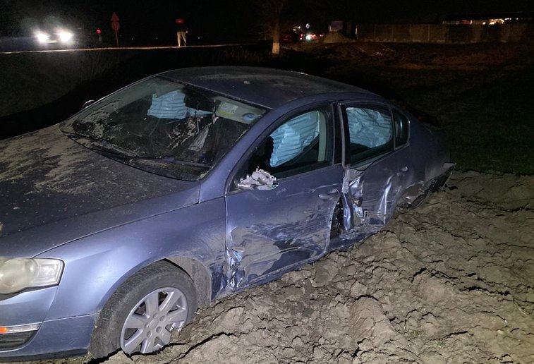 Imaginea articolului Accident în Olt, din cauza unei femei băute. Două maşini s-au răsturnat | FOTO