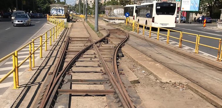 Imaginea articolului Bucureştenii nu vor să fie desfiinţate gardurile care despart linia tramvaiului de maşini