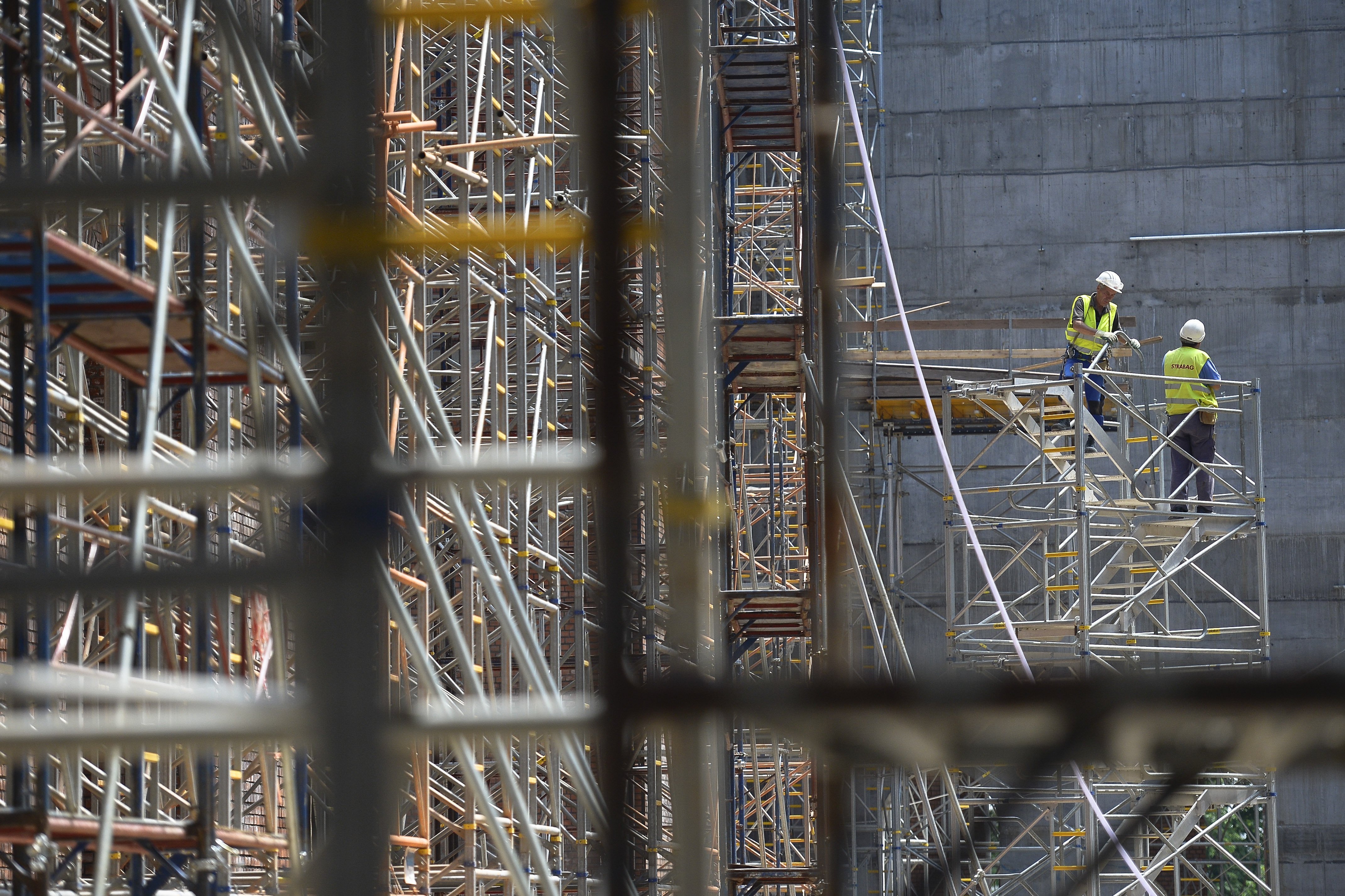 Lucrările de construcţii au crescut anul trecut cu 27,6% comparativ cu 2018