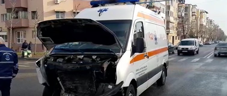Imaginea articolului Activitatea SAJ Mehedinţi este îngreunată din cauza ambulanţelor avariate în accidente rutiere | VIDEO