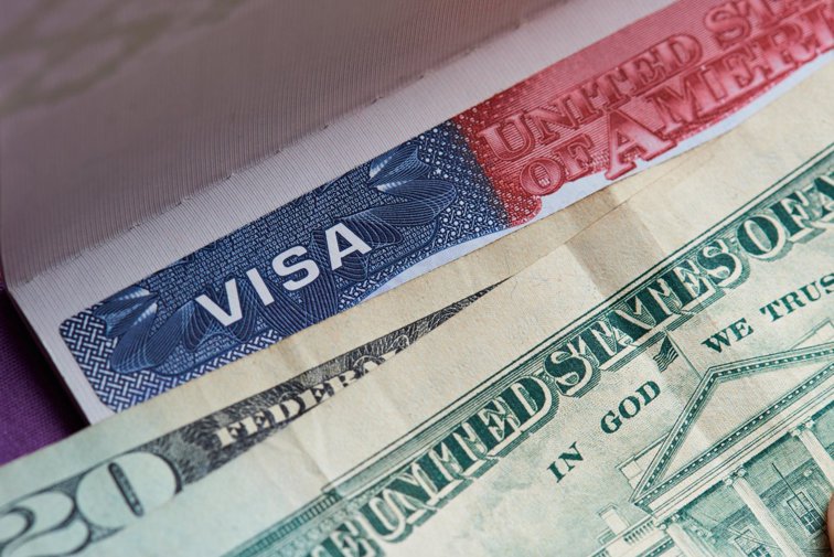 Imaginea articolului Vice-consulul Ambasadei americane spune care este „secretul” pentru a obţine viza de SUA şi care sunt greşelile care trebuie evitate