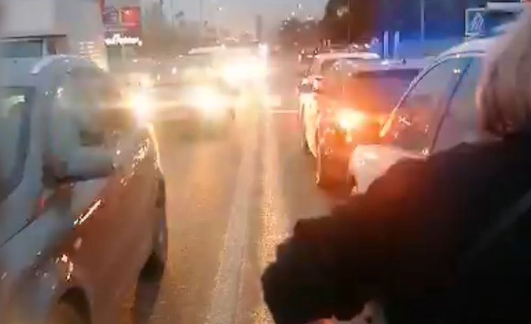Imaginea articolului Convoi de maşini cu români veniţi din Italia, implicat într-un accident rutier în Cluj