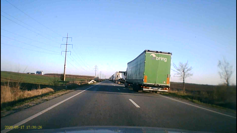 Imaginea articolului Cozi de camioane pe zeci de kilometri la graniţa cu Bulgaria. Şoferii aşteaptă să treacă Vama Calafat