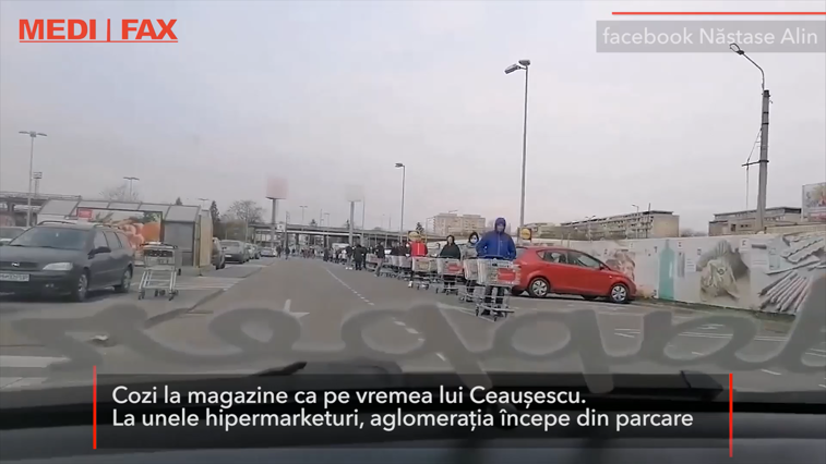 Imaginea articolului Cozi ca pe vremea lui Ceauşescu la hipermarketurile din mai multe oraşe- VIDEO