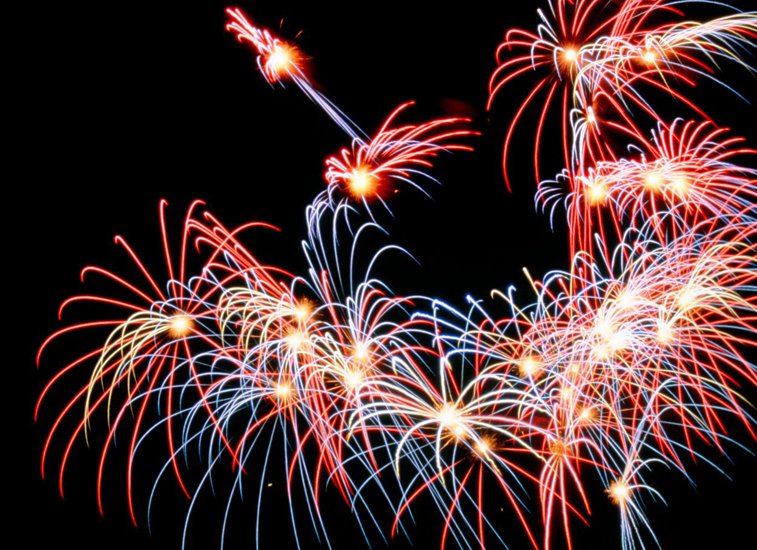 Imaginea articolului O primărie din Giurgiu cumpără focuri de artificii şi organizează spectacole în plină epidemie