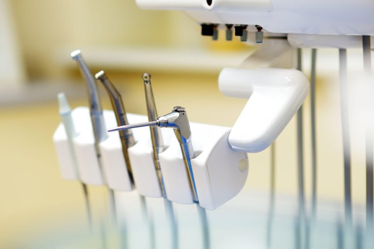 Imaginea articolului Un stomatolog din Dolj acuză că se fac angajări „pe pile” folosindu-se starea de urgenţă