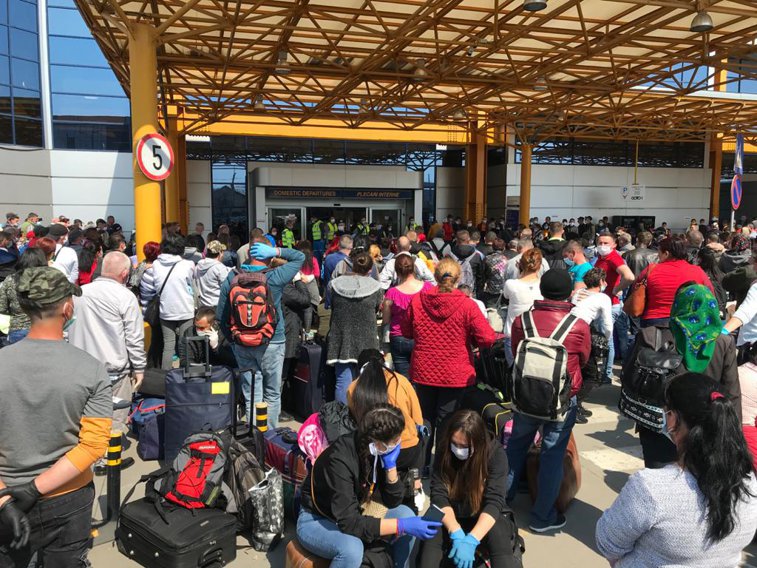 Imaginea articolului Directorul aeroportului din Cluj, despre aglomeraţia din parcare: Nu am greşit cu nimic / Consiliul Judeţean: Ne ia de proşti pe toţi