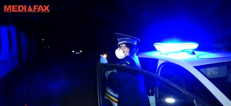 Imaginea articolului Lumina Sfântă, adusă cu girofarul! Poliţiştii i-au ajutat pe preoţi şi voluntari să ajungă la toţi credincioşii | VIDEO