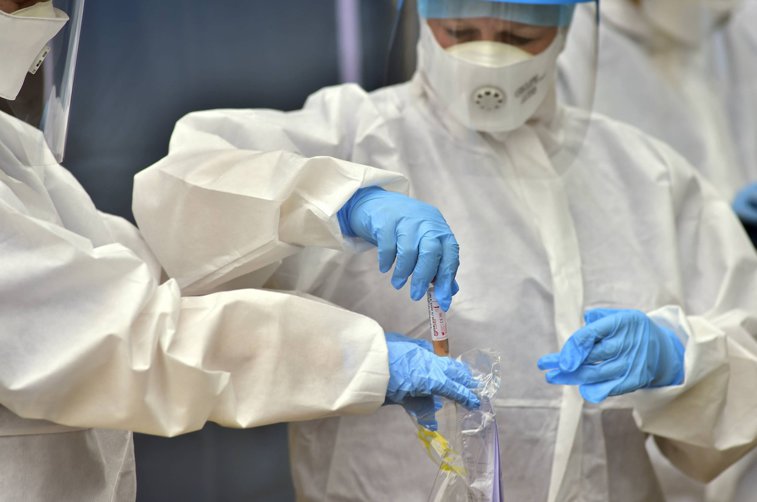 Imaginea articolului O nouă ipoteză lansată de experţii americani: coronavirusul îţi afectează sau nu fertilitatea? Răspunsul unui specialist român