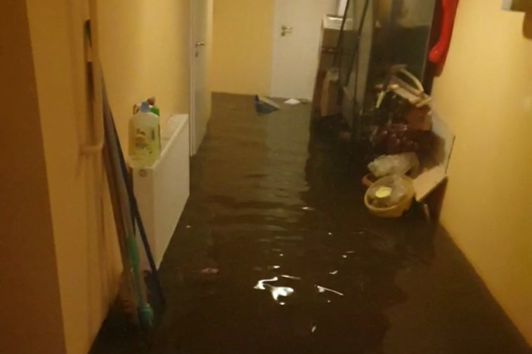 Imaginea articolului VIDEO Ploile torenţiale au inundat zeci de locuinţe din Timişoara: Apa a dat năvală în casele oamenilor