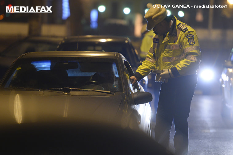 Imaginea articolului Şofer beat, oprit cu focuri de armă de poliţiştii clujeni în urma unui accident rutier