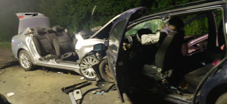 Imaginea articolului Patru morţi şi patru răniţi grav într-un accident pe DN 19, după o depăşire neregulamentară / Două maşini s-au ciocnit frontal