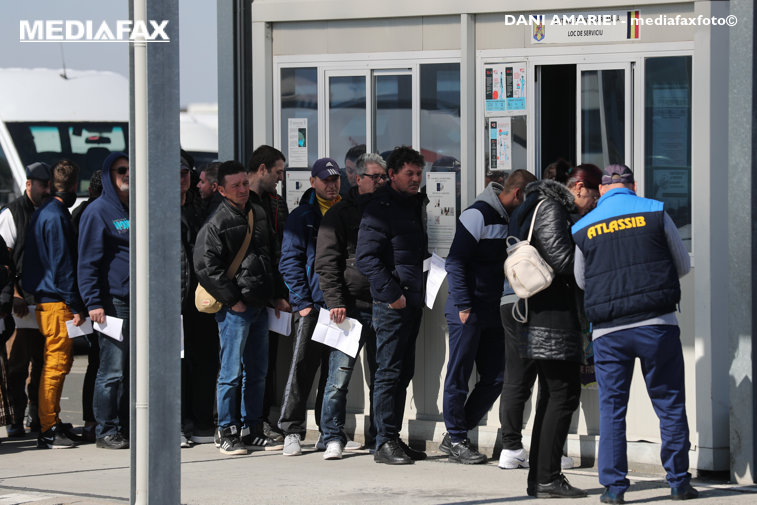 Imaginea articolului Ungaria impune noi restricţii la graniţă: Românii vor fi obligaţi să intre în carantină, la sosirea în ţară